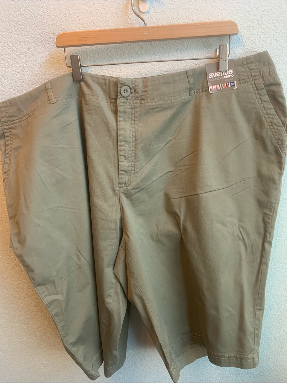 Avenue Women’s Olive Green Chino Pants